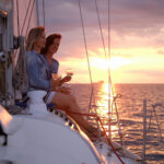 Czarter jachtów na Jezioraku: sposób na niezapomniane wakacje
